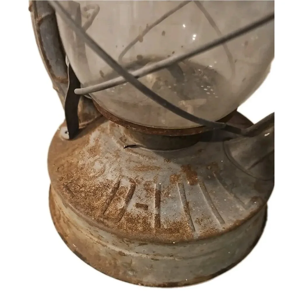 Antique Dietz No. 2 D-Lite‎ Lantern Railroad Hurricane Tubular Oil H Loc Nob NY